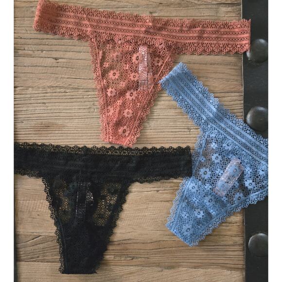 Victoria's Secret Lace Thong Bundle Sz M New 3 pieces - Picture 3 of 5